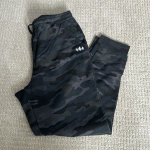 TriPine Camo Sweat Jogger Pants. New without tags. Mens Large. L